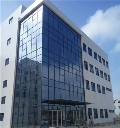קיר מסך זכוכית חיצוני